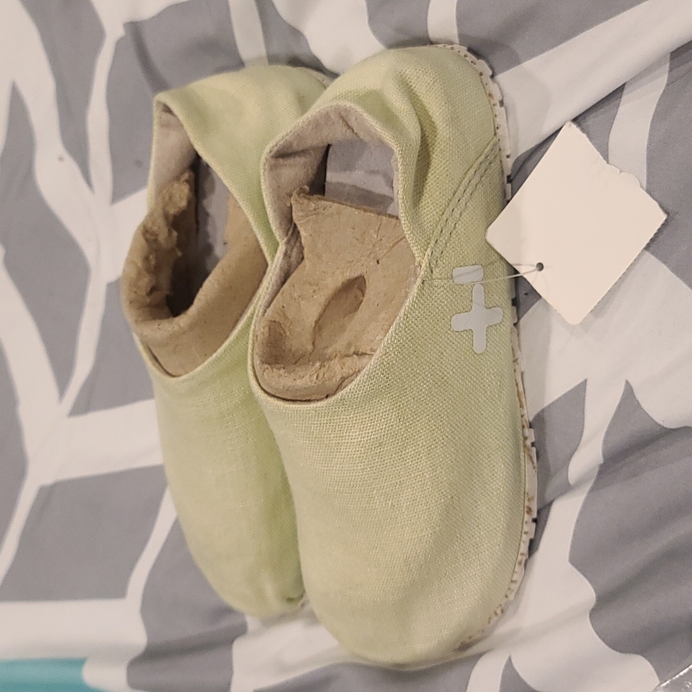 Women's Slip-On Shoes in Light Green